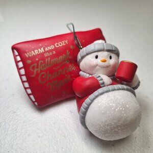 Hallmark Keepsake Warm‎ Cozy Christmas Ornament Snowman Hot Cocoa Winter Pillow